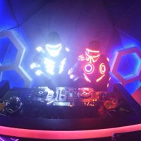 Mr. & Mrs. Robot DJ (@mr_mrs_robot) 's Twitter Profile