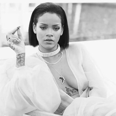 Twitter officiel de ta source française sur Rihanna, anciennement https://t.co/JZDi7zSgKw | Nous répondons à vos questions https://t.co/Iogk6voQN9