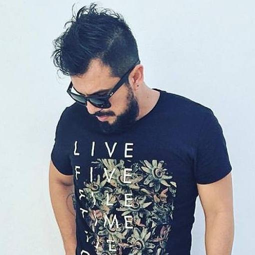 ShotCastaneda's profile picture. Director creativo en Alerta32. Fotógrafo y entusiasta de los autos. México, 1981.