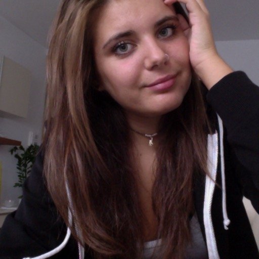 annadwk's profile picture. All I do is smoke weed and mind my own business (救我)