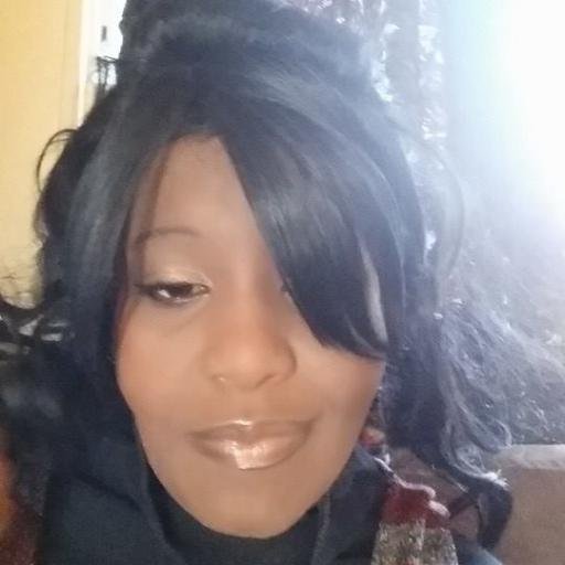 Elinzy4lyfe's profile picture. 