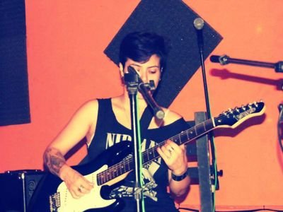 abrigo27's profile picture. Cantante y Guitarrista de DeS-KoNoCiDaS.
Apasionada de la Música ;-)
Facebook : Priscila Pitu abrigo