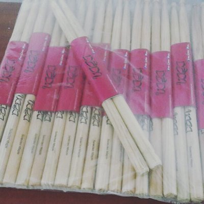 empresa dedicada a la fabricación y distribución de baquetas al mayor y detal