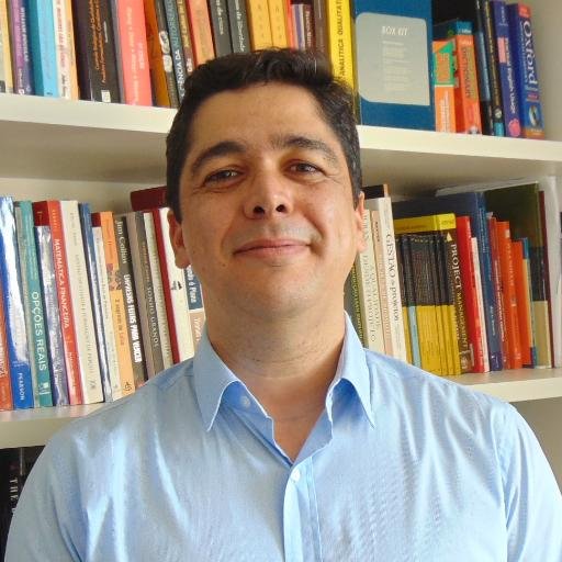 Business consultant, Professor, Entrepreneur and Coffee Lover. Specialist in Business Strategy, Innovation, Process Modeling and Project Management.