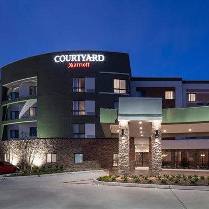 One of the premier hotels near The Woodlands, TX, Courtyard is just minutes from The Cynthia Woods Mitchell Pavilion, The Woodlands Waterway and Market Street.