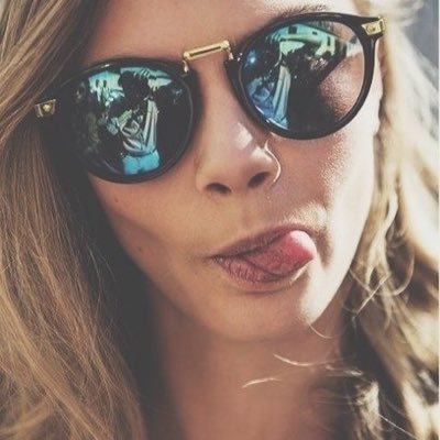 te dei follow grátis, não precisa sdv, siga a @twentyeightx por favor, ela segue de volta :) ajude ela a chegar a 1000 seguidores antes do aniversário dela