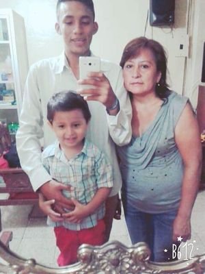 AdrianV48891315's profile picture. CLUB SPORT EMELEC ✊⚽
SAUCES IV 
LA VIDA ES UNA TÓMBOLA