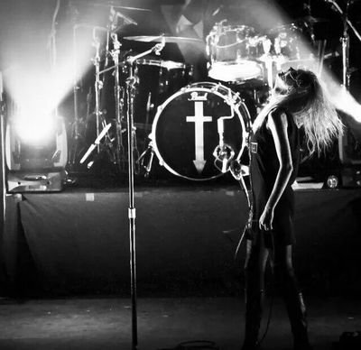 bringmethecaos's profile picture. Dispara yo ya estoy muerta.