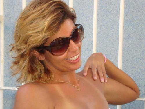 Assessora Linguística, professora, editora, mãe, filha, amiga e o que mais couber nas horas vagas....