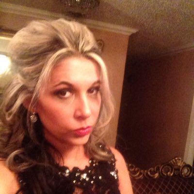 deborahjohn36's profile picture. sure https://t.co/NaH83dpAbJ