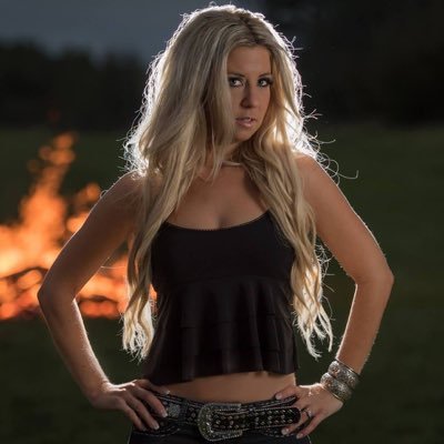 lisamoenmusic's profile picture. 