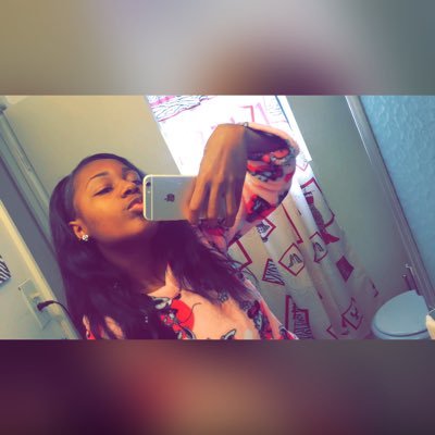 kezzlaay's profile picture. 