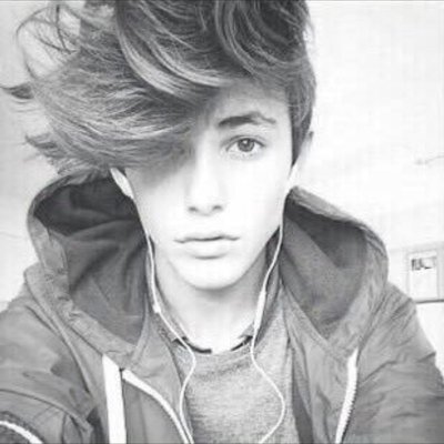 yatem1988's profile picture. _كُنتُ كآتباً للأبجَدية ، ولآزلت ! ، إننّي ميّم قَد عدتُ بحسآبٍ جَديد !