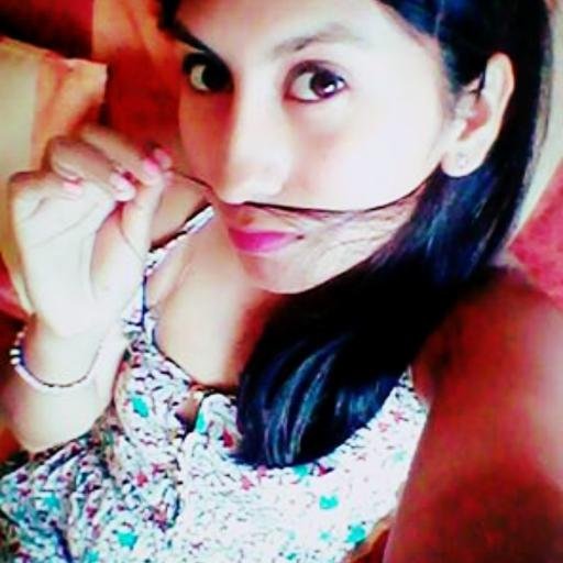 Bueno soy una chica super chevere , alegre y divertida , tengo 22 años , algo loca, me gusta andar con mis amigos , salir y bueno nose que mas decir
fin . c: