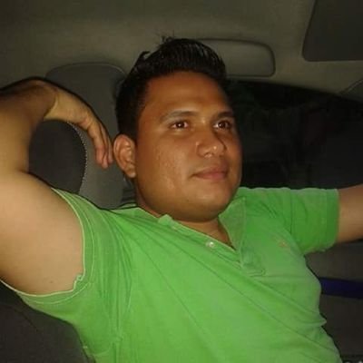 Trabajo: Policia Nacional
Estudio: Estudiante de Derecho
Reside: Santo Tomas - Atlantico