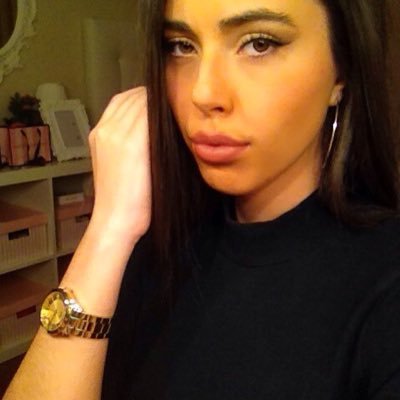 caaroolmalik's profile picture. Instagram: carolinaagallego