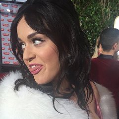 icons and headers for your twitter account, if you want us to tweet a katy + artist layout, dm us ✨