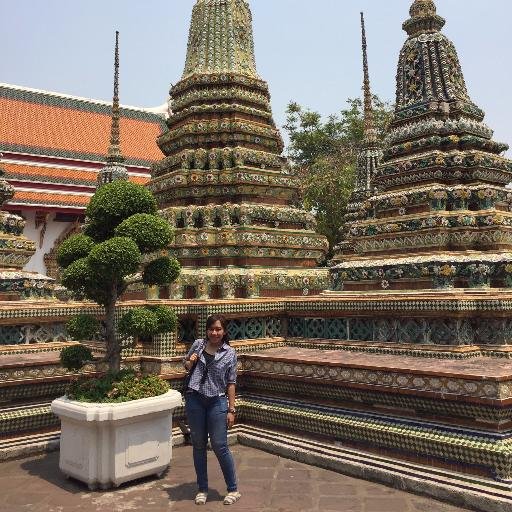 litaksari's profile picture. Love all, trust a few.