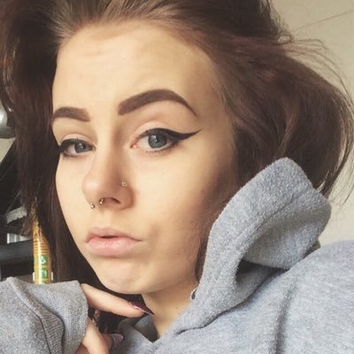 _kaylatheriault's profile picture. IG: https://t.co/MiOhJupXtU.h