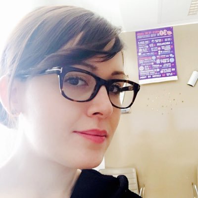 Mimiahd's profile picture. Responsable #com corporate @BMWGroupFrance & enseignante @IICP | Ex @Interieur_Gouv | @groupecovea | @AXAFrance #socialmedia #RSE #presse & aussi ✈️📚✒️🎭🍷☀️🐶