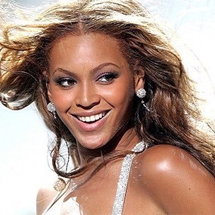 Minimized_Celeb's profile picture. I Like: Celebrity News TV Stars Entertainment