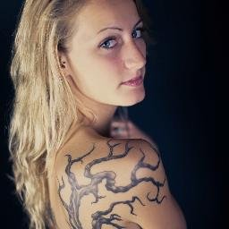 Soy tatuadora amo hacer tatuajes