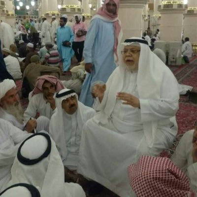 العمدة الباحث المتخصص في معالم المسجد النبوي الشريف ((اللهم صل على سيدنا محمد صلاة تنور بها وجوهنا وتشرح بها صدورنا وتطهر بها قلوبنا وتزكِّي بها نفوسنا))
