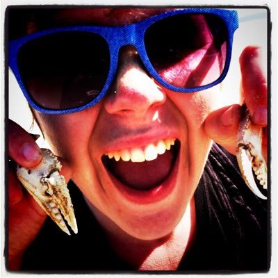 SkeeveHolt's profile picture. 🦖💖 web dev | word nerd | JavaScript geek | dinosaurs & doggos | queer AF | pronouns: they/them 🦖💖
