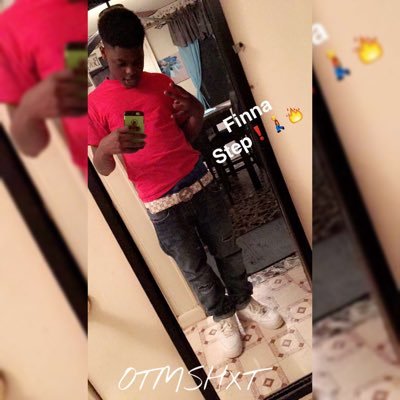 Did it on my own, can't say NO nigga made me! Getting it in BLOOD .. #F.A.N! Baee:@Smiless_NOfrown Money can't change ME.. 100it wit a 100it Mill #RealLife
