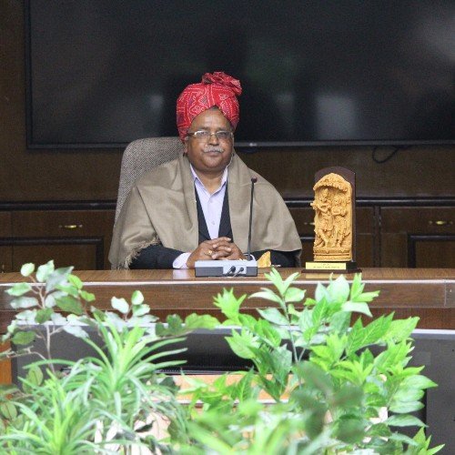 isushilkmathur's profile picture. 