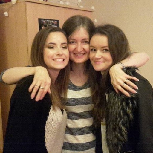 CatieLiz4's profile picture. Mum to 2 beautiful girls, married to a science geek, ❤ nature, dogs, space, photography, baking, sport ⚽️🏀, dance, music & putting a smile on people's faces 🙂