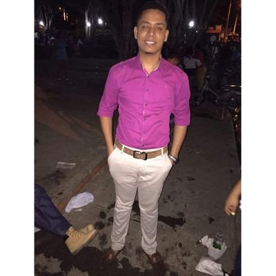 *Cáncer
* Estudiante de Mercadeo/ love MKT 
*Snapchat: noel1020
*IG: noel_1020
*Birthday: julio 13