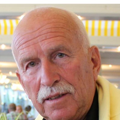 Dipl. Architekt ETH/SIA, ehemaliger Direktor der Schweizerischen Bauschule Aarau, Mediator SDM, pensioniert, Grossvater