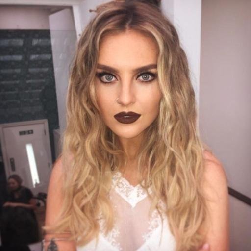 namorada do Shawn Mendes,casada com o Harry,amante do Niall,ficante do Louis,e amizade colorida com o liam... o zayn é meu outro peguete