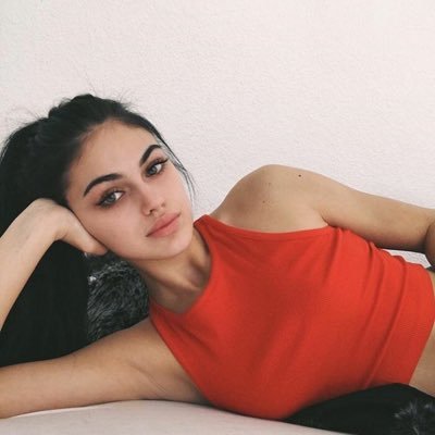 aliciaslrpg's profile picture. ta tête entre mes seins