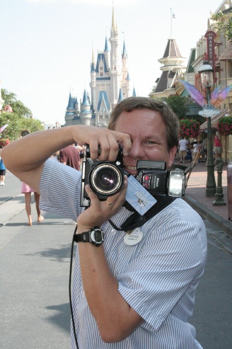 Youtuber, blogger, Pastor of New Hope Church in Crane, MO.  Former Disney Photographer & SDC train robber. love Jesus, amusement parks, coasters and Disney.