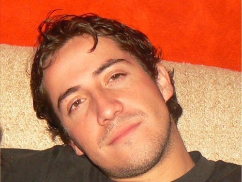 Cri_Neira's profile picture. La vida es aprender a bailar bajo la lluvia.