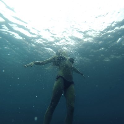 crisbohr's profile picture. 