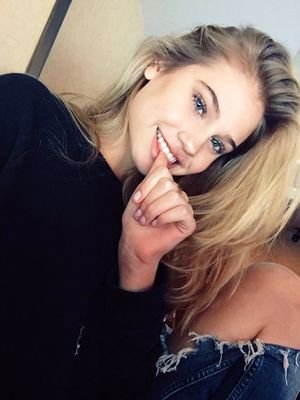 rpwithnina_'s profile picture. Chaton.



Fille de Ben et Blake & petite soeur de Niall.