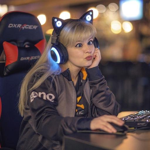 Nyxshire's profile picture. Just a girl that likes to game, talk about makeup, and craft.