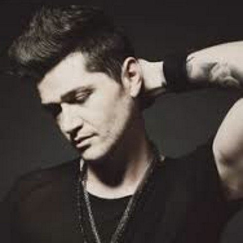 Just a music lover and songwriter that loves the Script ... Danny's my fav