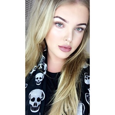 A_OMAHONEYX's profile picture. IRELAND snapchat:: alexomahoney