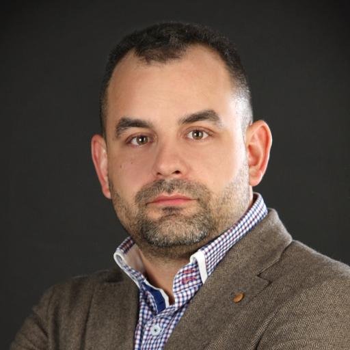 4 lingual 2.0 Green Managing Director managed by 5 women at home and at work. I can print on anything! #personalization #3DPrint and #print #Remanufacturing