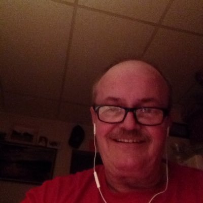 Retired steelworker,USSteel,3 daughters and 5 grandchildren. Love music and laughter.