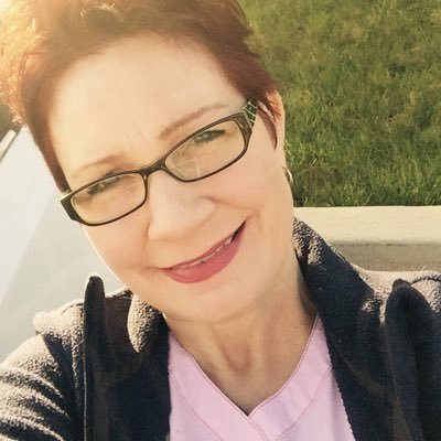 lilipetals's profile picture. 