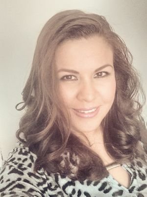 Estoy enamorada de la vida !!! Disfruto mi trabajo .   Me gusta conocer gente Positiva ,Exitosa y llena de sueños!!!