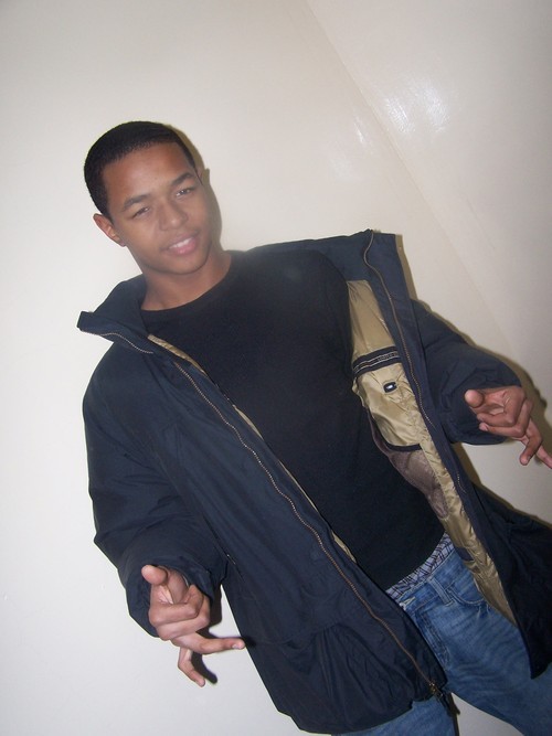im smoov n handsome E.177^^

hit up the AIM Drybutta224
