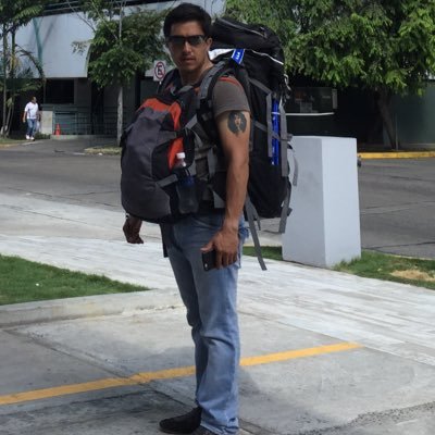 Troskys16's profile picture. Un ser en transición y en aprendizaje con perfil griego y nariz aguileña. Estudioso del Derecho