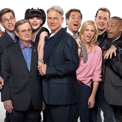 Hi this is a NCIS fan page. I'm English & im loving the show