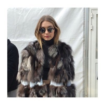 turn on my notifications do not miss my vine on Gigi